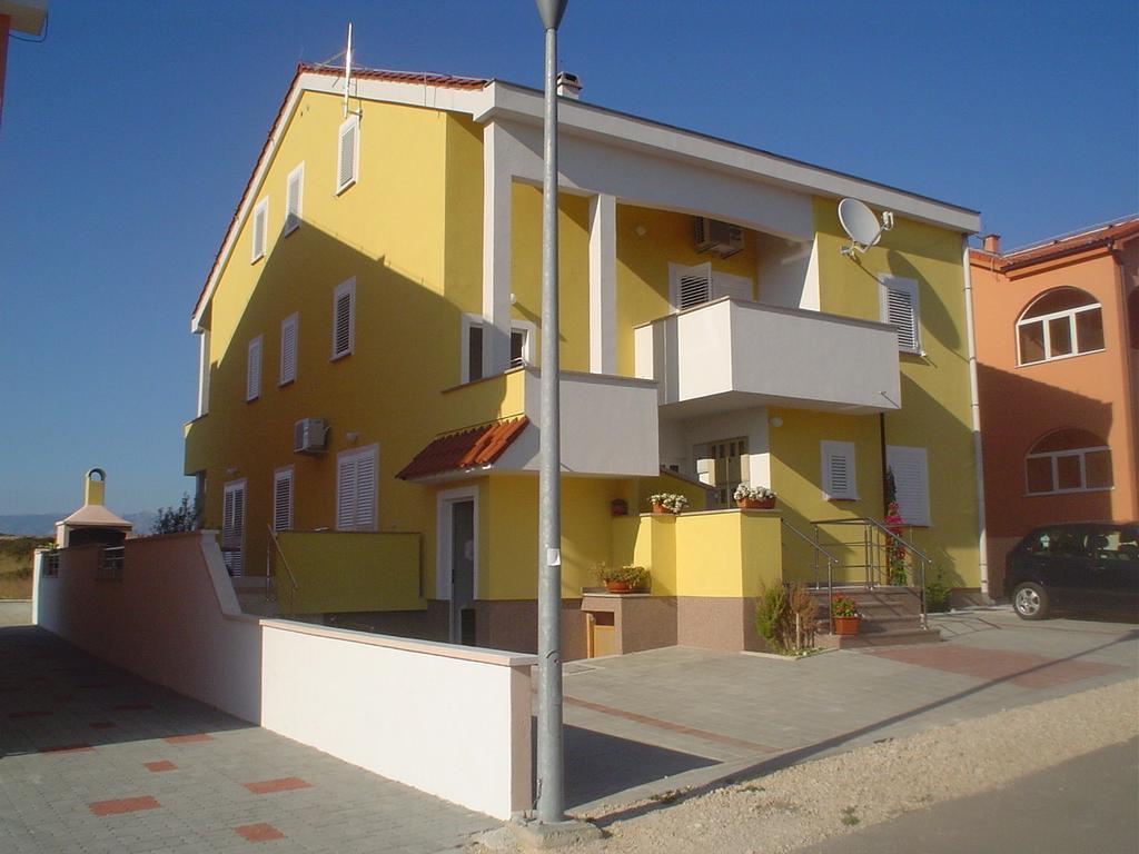 Apartments Iva Povljana Zimmer foto