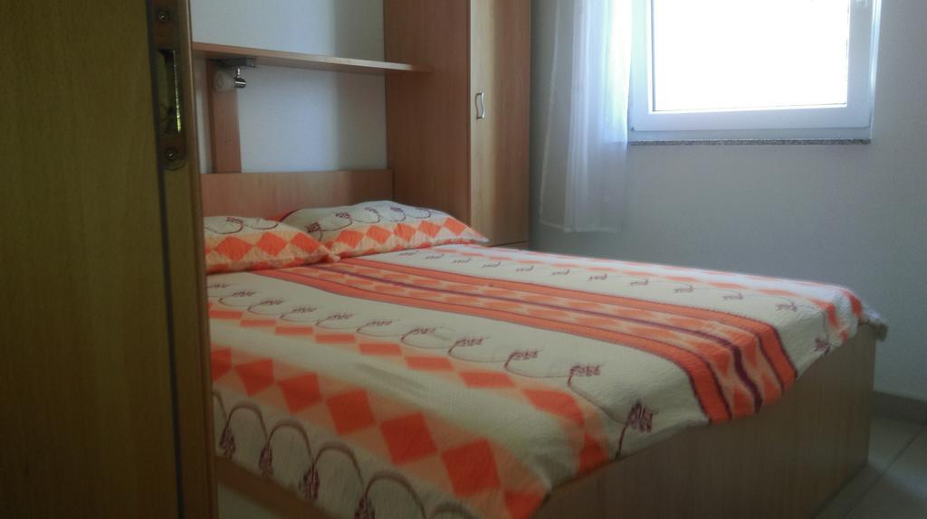 Apartments Iva Povljana Zimmer foto