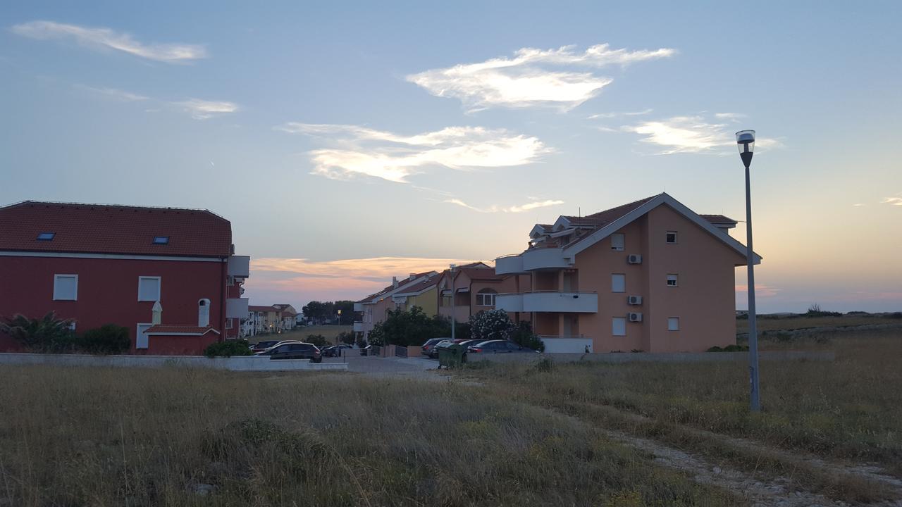Apartments Iva Povljana Exterior foto